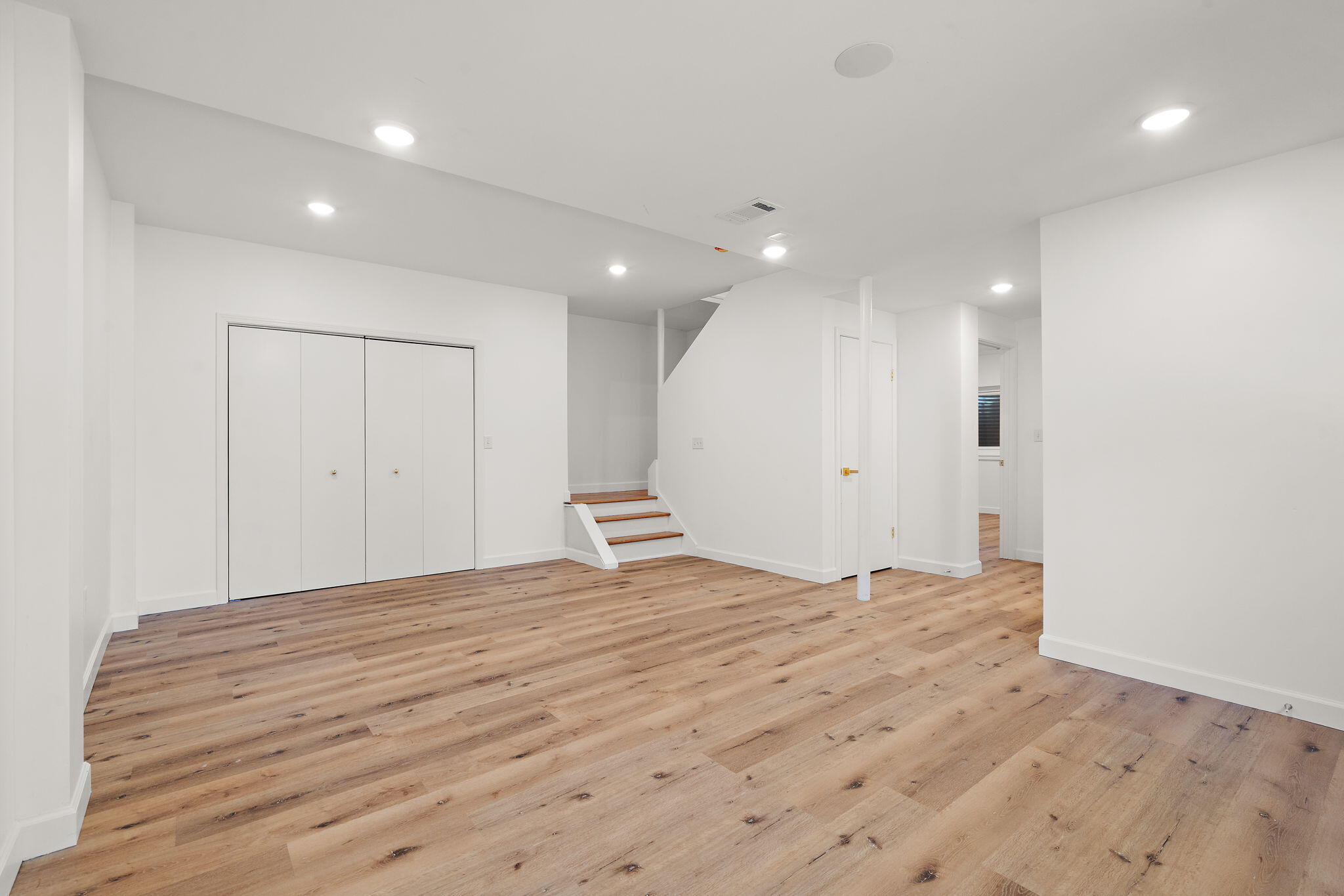 Crown Point, Indiana 46307, United States, 4 Bedrooms Bedrooms, ,3 BathroomsBathrooms,Residential,Active,220972