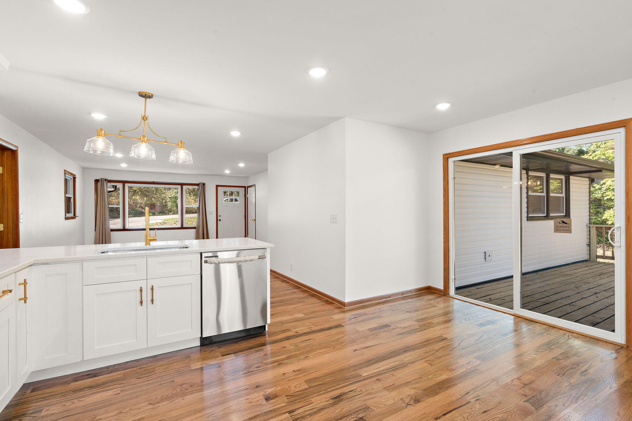 Crown Point, Indiana 46307, United States, 4 Bedrooms Bedrooms, ,3 BathroomsBathrooms,Residential,Active,220972