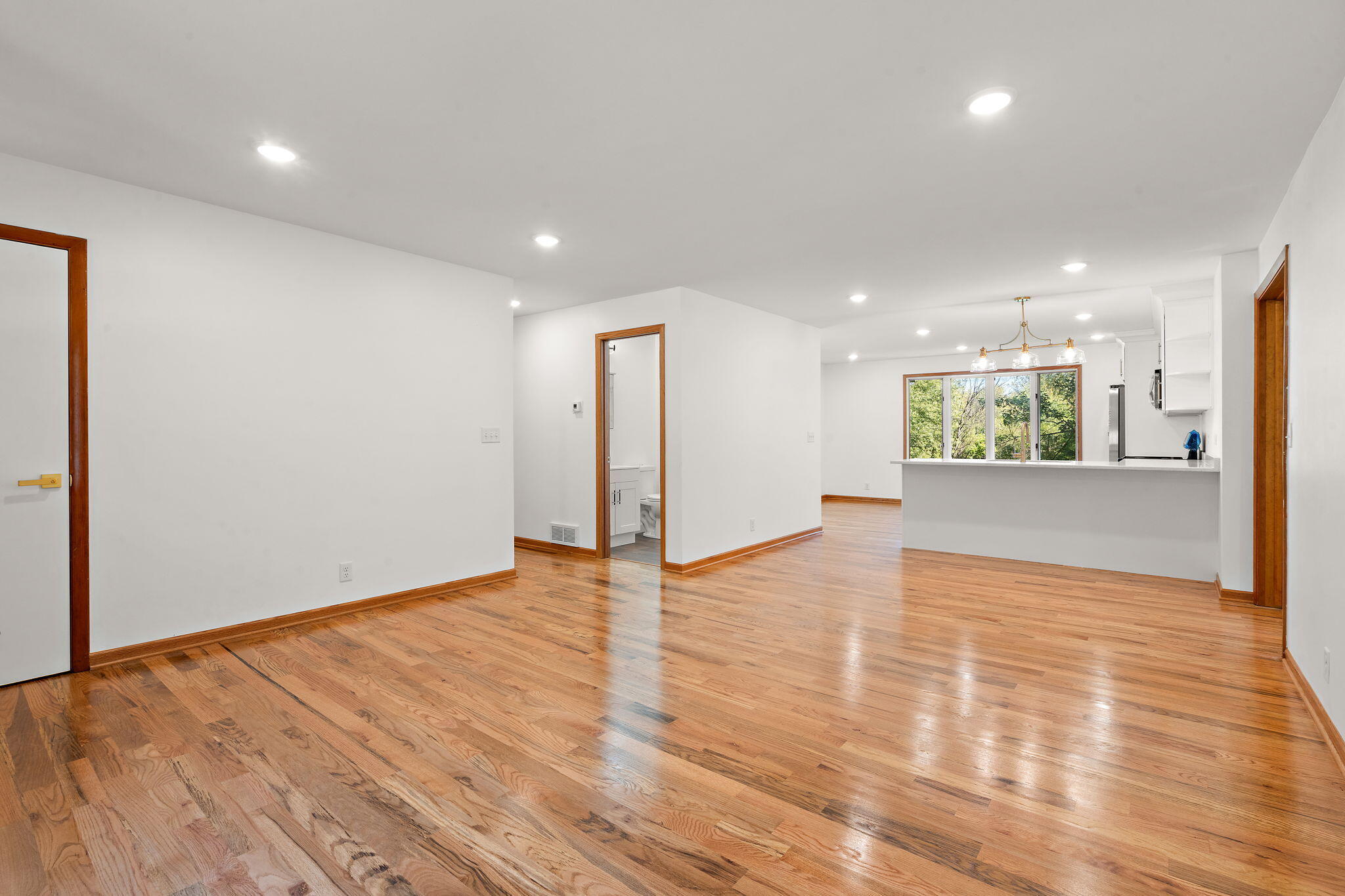 Crown Point, Indiana 46307, United States, 4 Bedrooms Bedrooms, ,3 BathroomsBathrooms,Residential,Active,220972