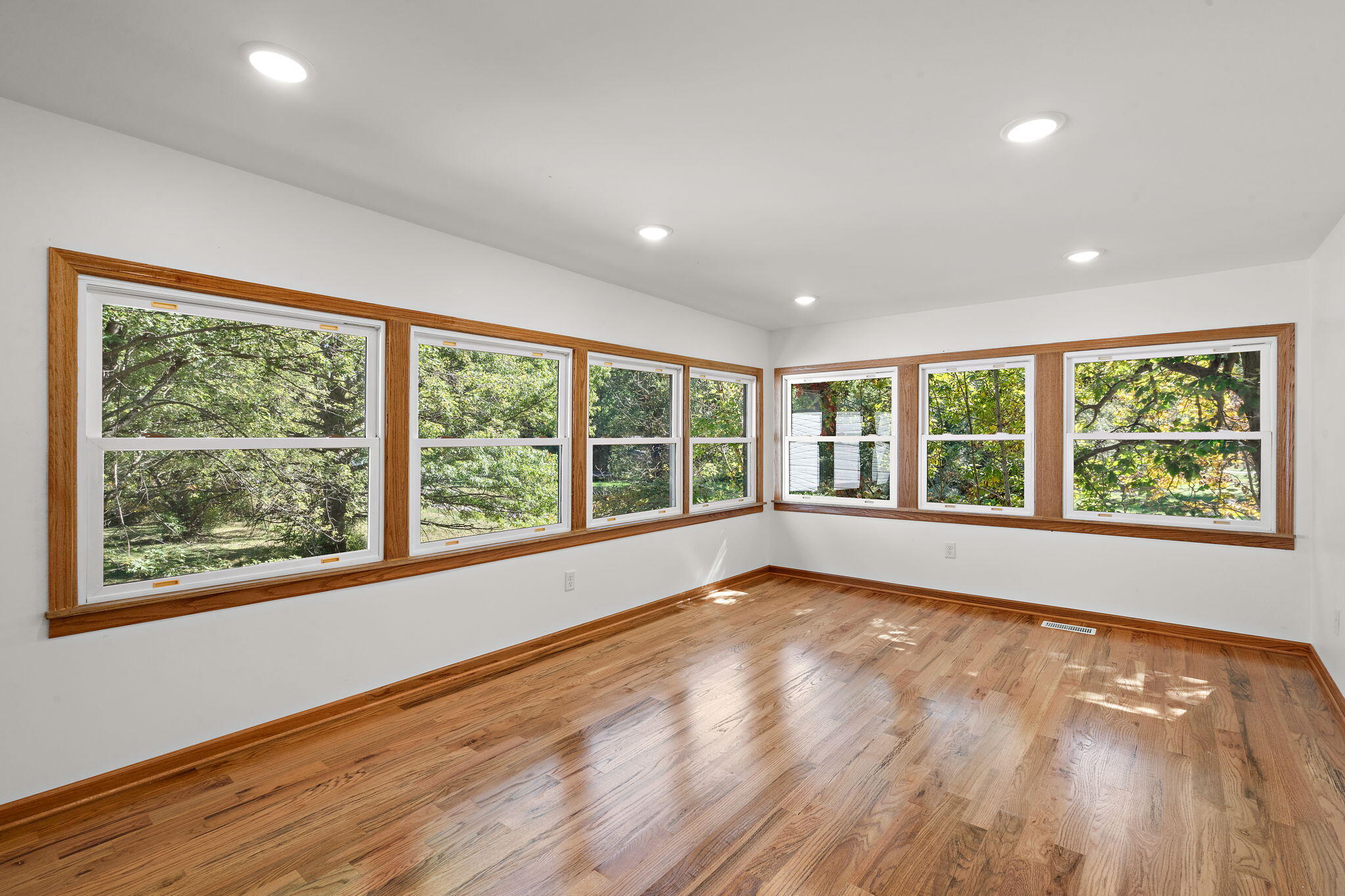 Crown Point, Indiana 46307, United States, 4 Bedrooms Bedrooms, ,3 BathroomsBathrooms,Residential,Active,220972