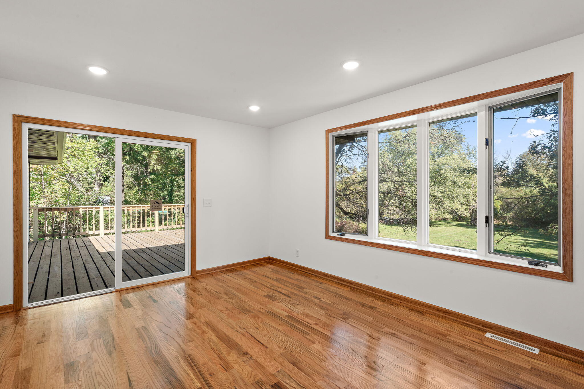 Crown Point, Indiana 46307, United States, 4 Bedrooms Bedrooms, ,3 BathroomsBathrooms,Residential,Active,220972