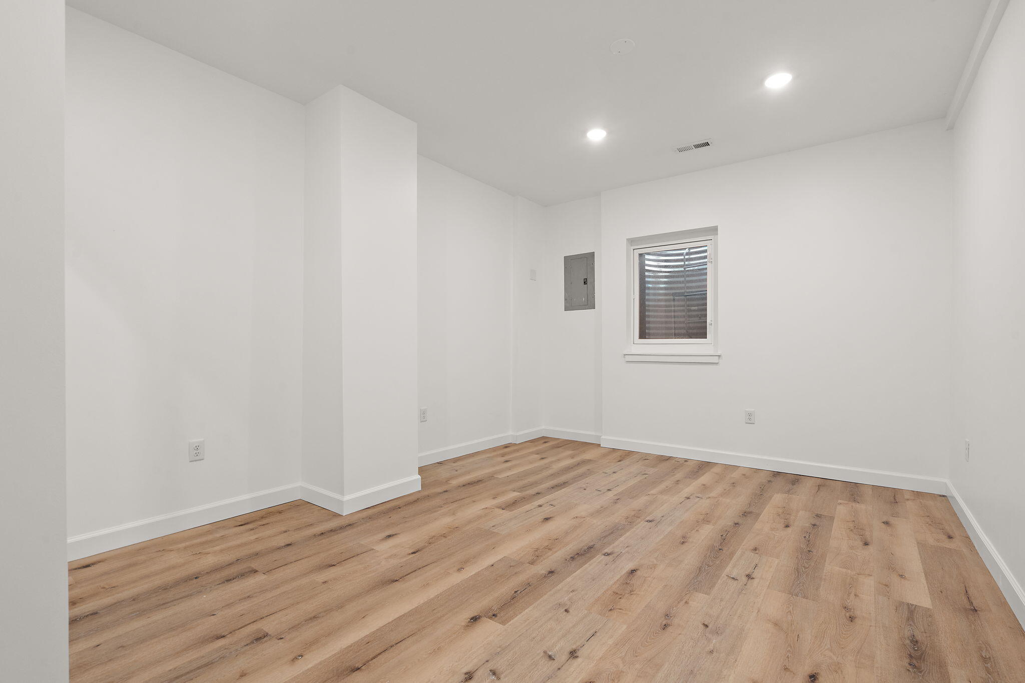 Crown Point, Indiana 46307, United States, 4 Bedrooms Bedrooms, ,3 BathroomsBathrooms,Residential,Active,220972