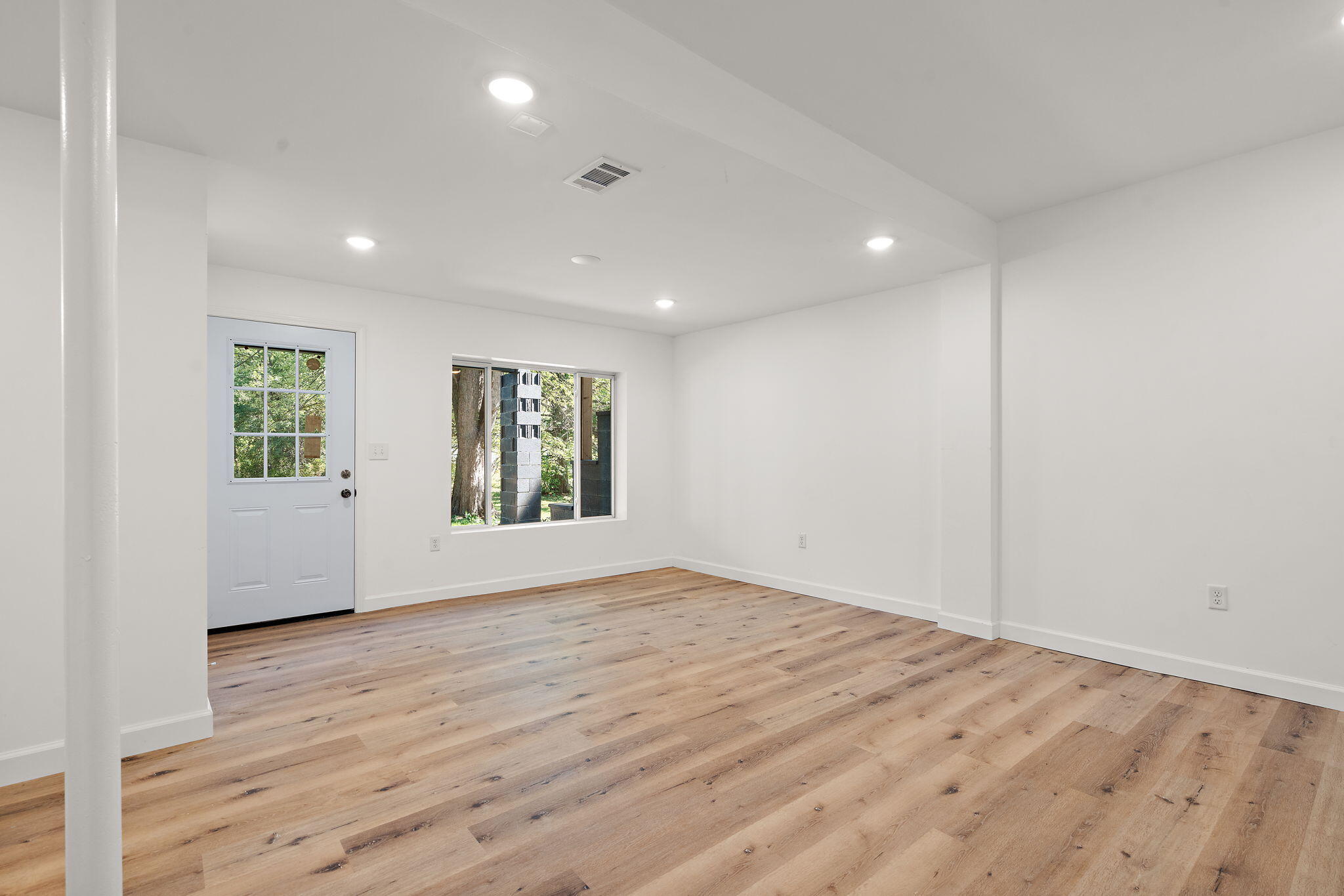 Crown Point, Indiana 46307, United States, 4 Bedrooms Bedrooms, ,3 BathroomsBathrooms,Residential,Active,220972