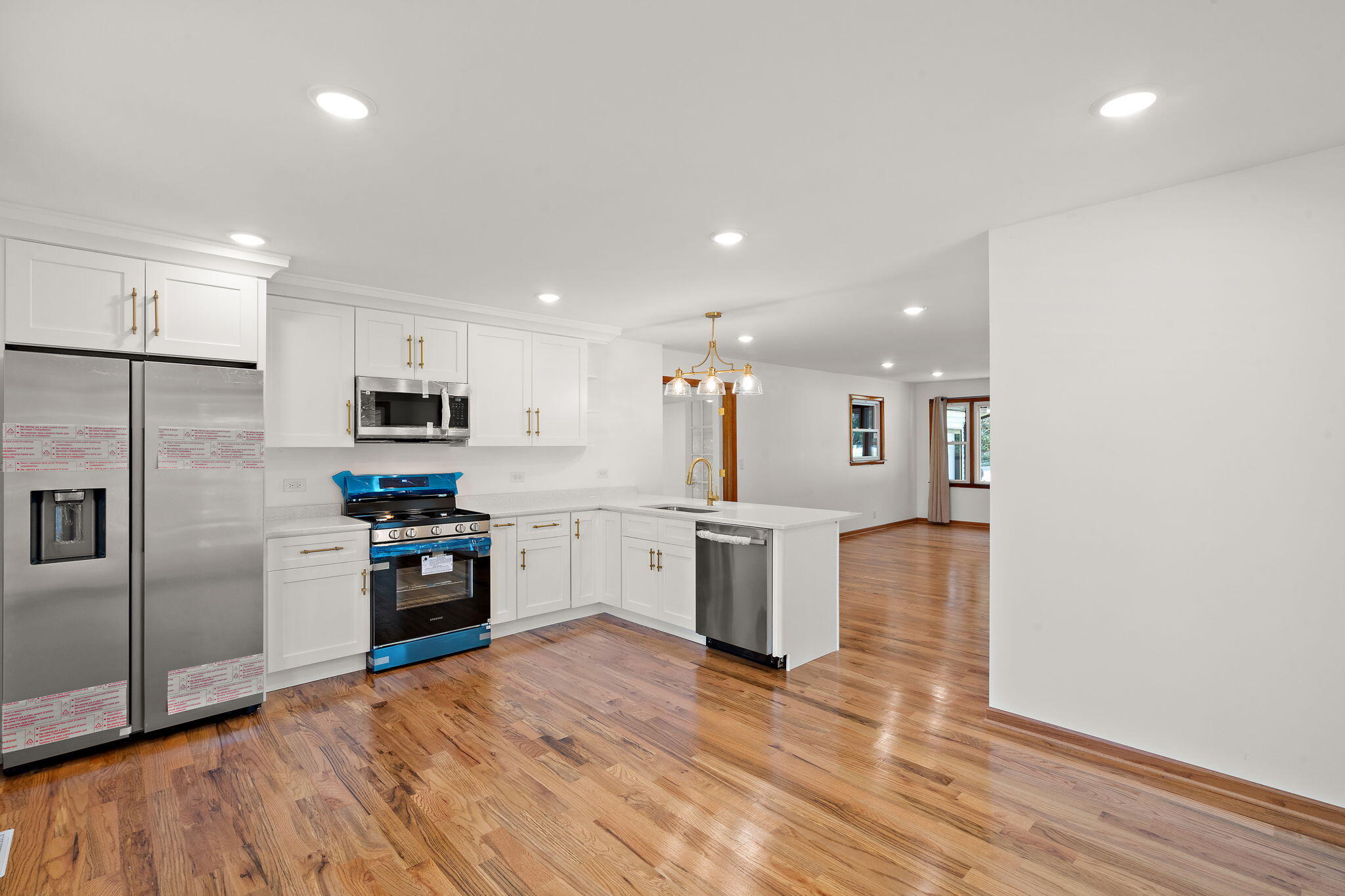 Crown Point, Indiana 46307, United States, 4 Bedrooms Bedrooms, ,3 BathroomsBathrooms,Residential,Active,220972