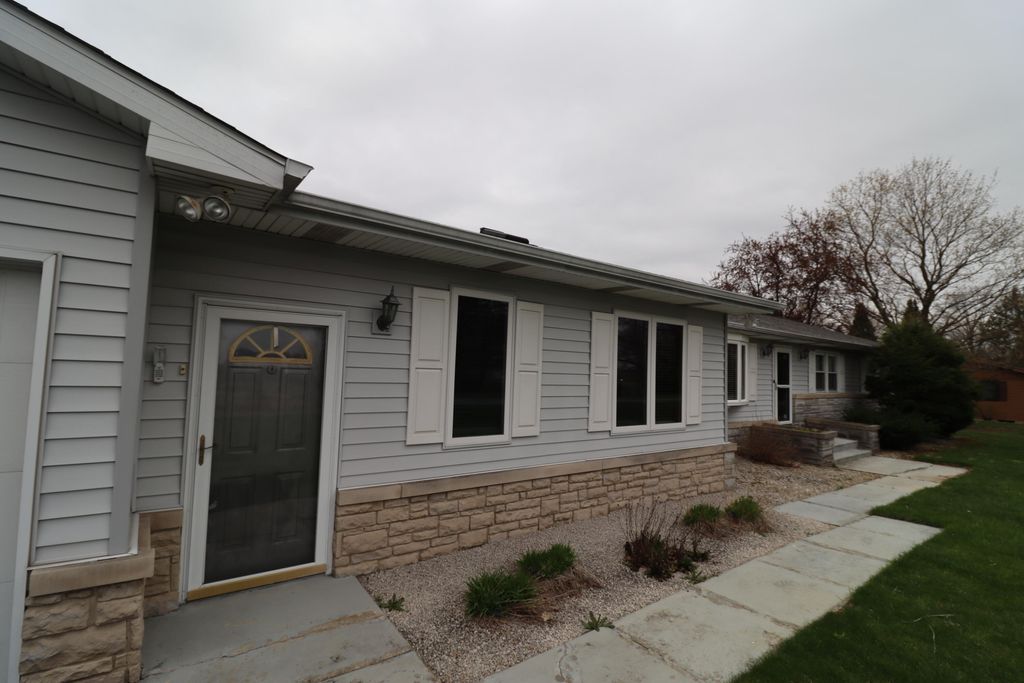 Photo of 1125 N 350 E, Chesterton, IN 46304 (MLS # 836932)