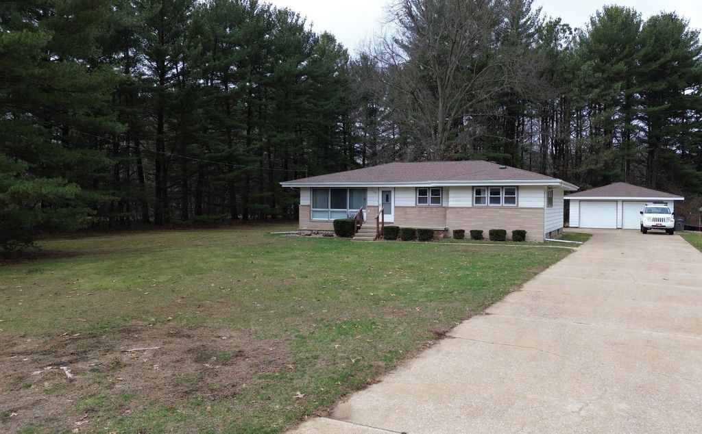 Photo of 306 Martin Drive, Trail Creek, IN 46360 (MLS # 835169)