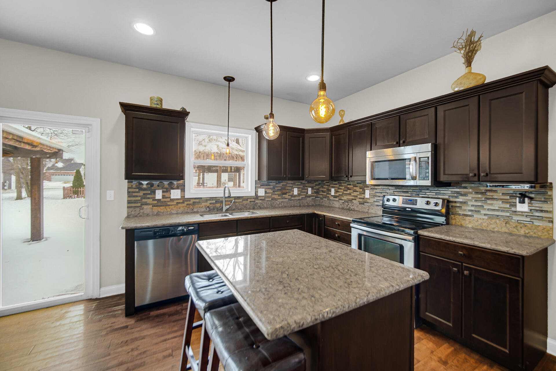 8 W Shakespeare Drive