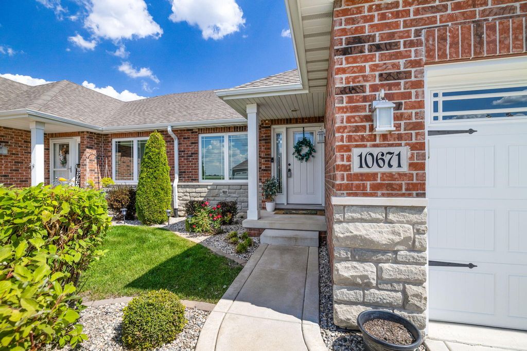 Photo of 10671 Arbor Lane, Saint John, IN 46373 (MLS # 833562)