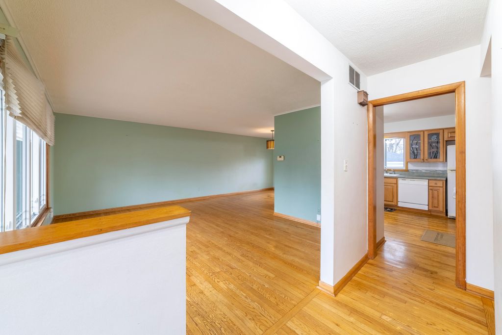 Photo of 9133 Foliage Lane, Munster, IN 46321 (MLS # 834326)