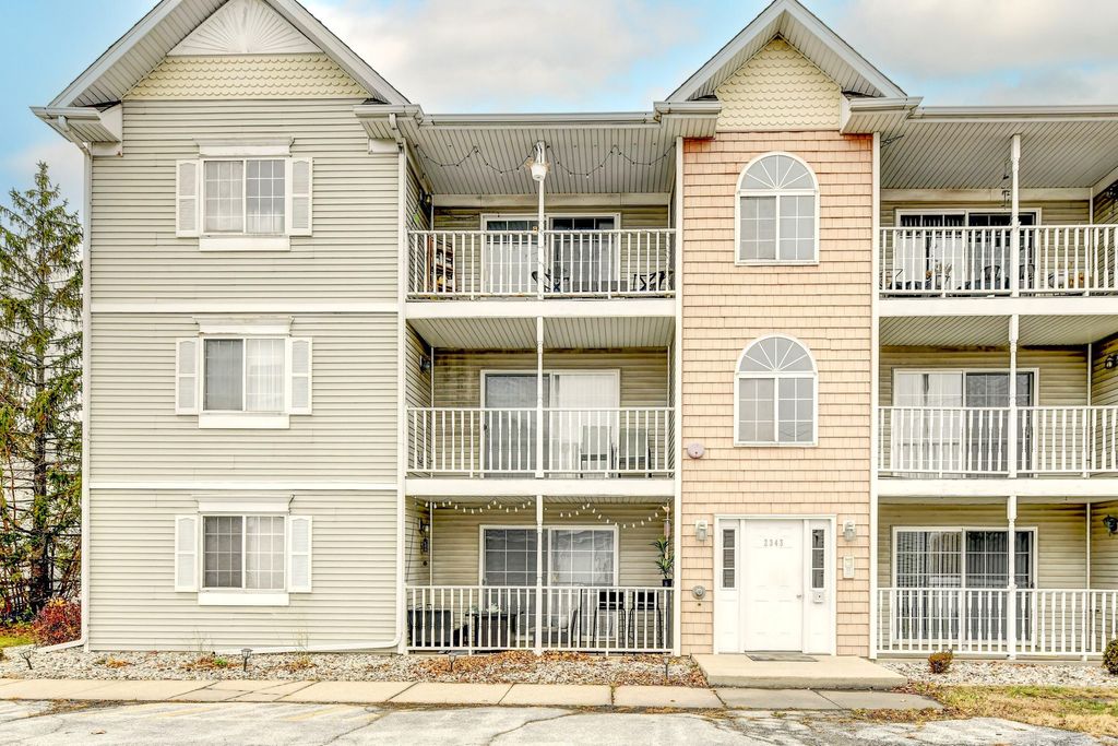 Photo of 2343 99th Street #1a, Highland, IN 46322 (MLS # 831124)