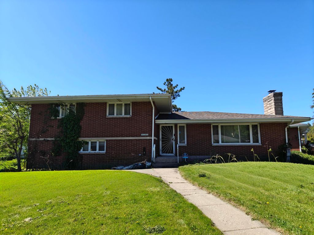 Photo of 642 E 54th Place, Merrillville, IN 46410 (MLS # 838698)