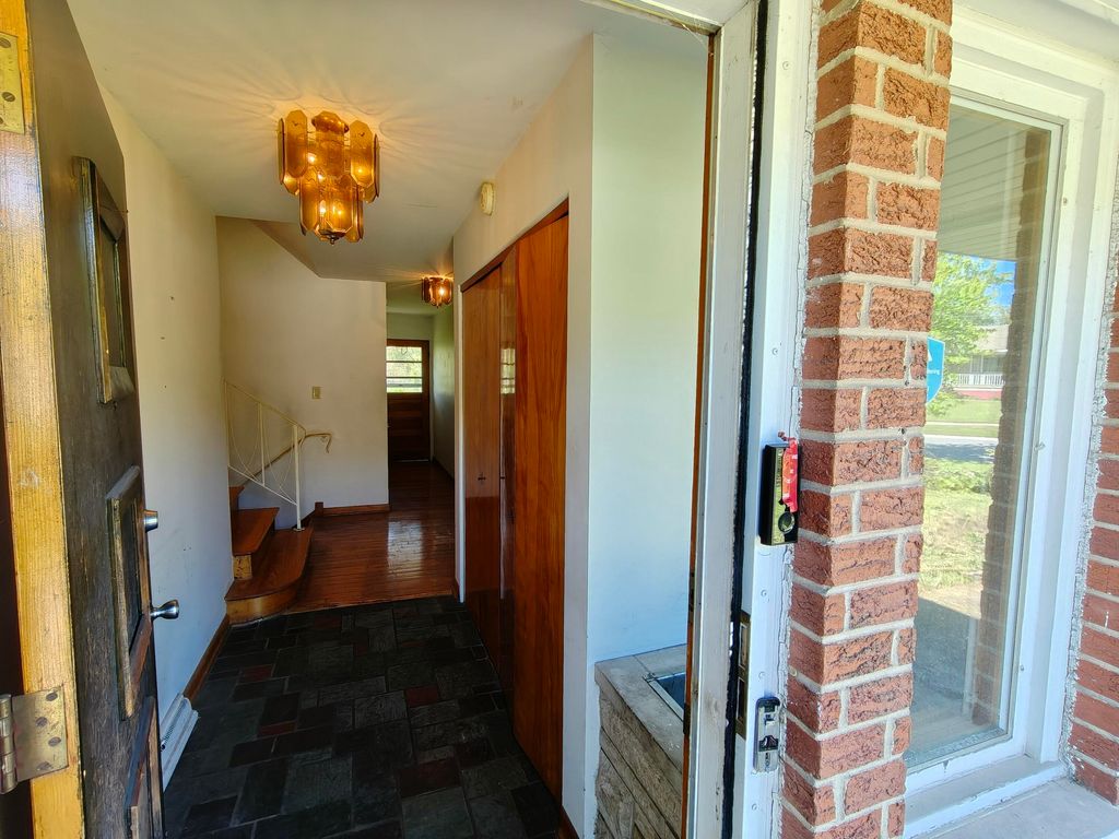 Photo of 642 E 54th Place, Merrillville, IN 46410 (MLS # 838698)