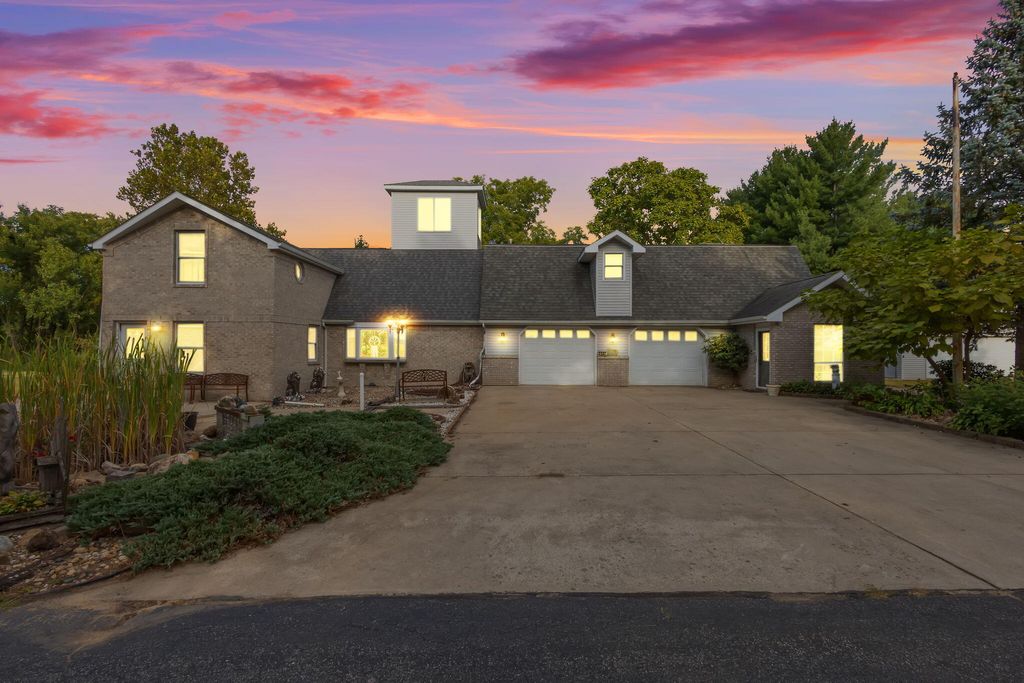 Photo of 2549 E 1100 N, DeMotte, IN 46310 (MLS # 837259)