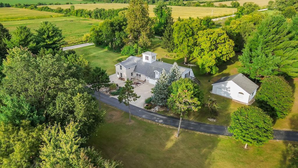 Photo of 2549 E 1100 N, DeMotte, IN 46310 (MLS # 837259)