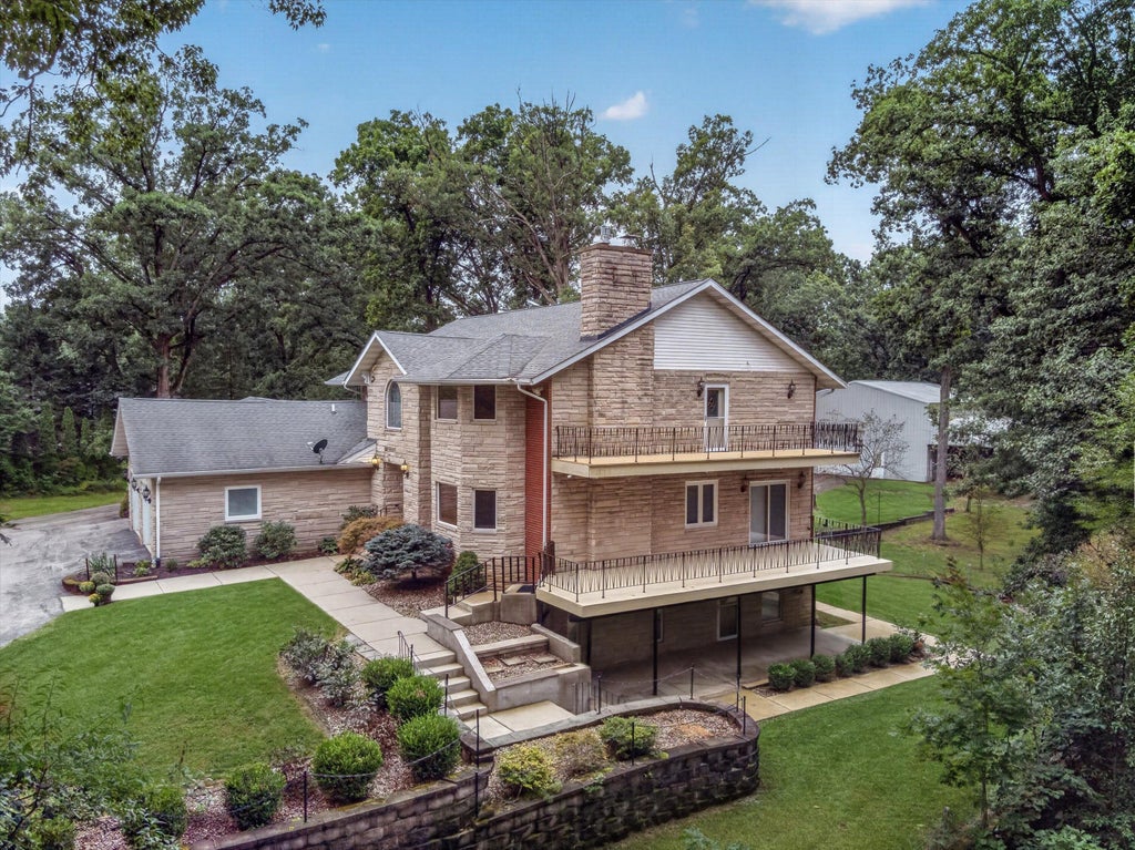 Photo of 80 N 600 W, Valparaiso, IN 46385 (MLS # 845776)