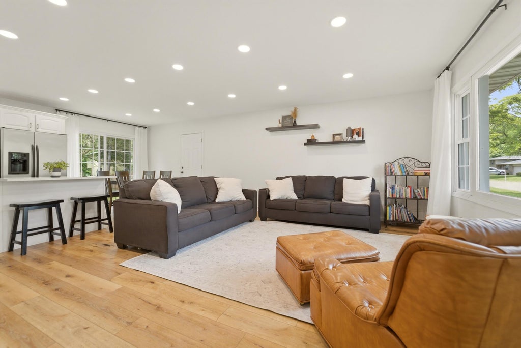 Photo of 3707 Central Avenue, Valparaiso, IN 46383 (MLS # 840283)