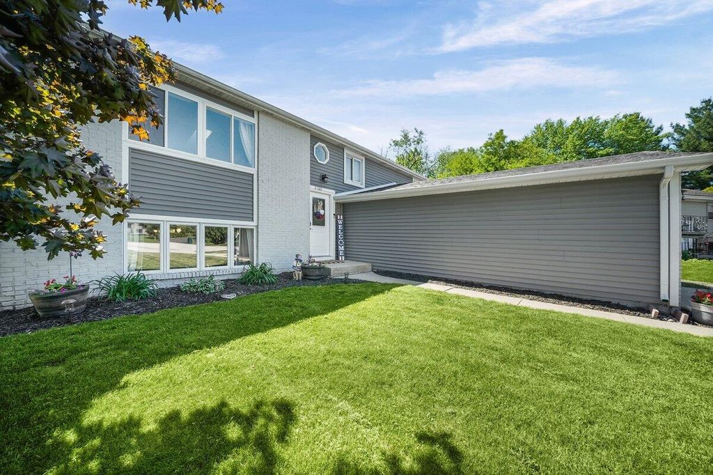 Photo of 3160 Westwind Court, Crown Point, IN 46307 (MLS # 839762)