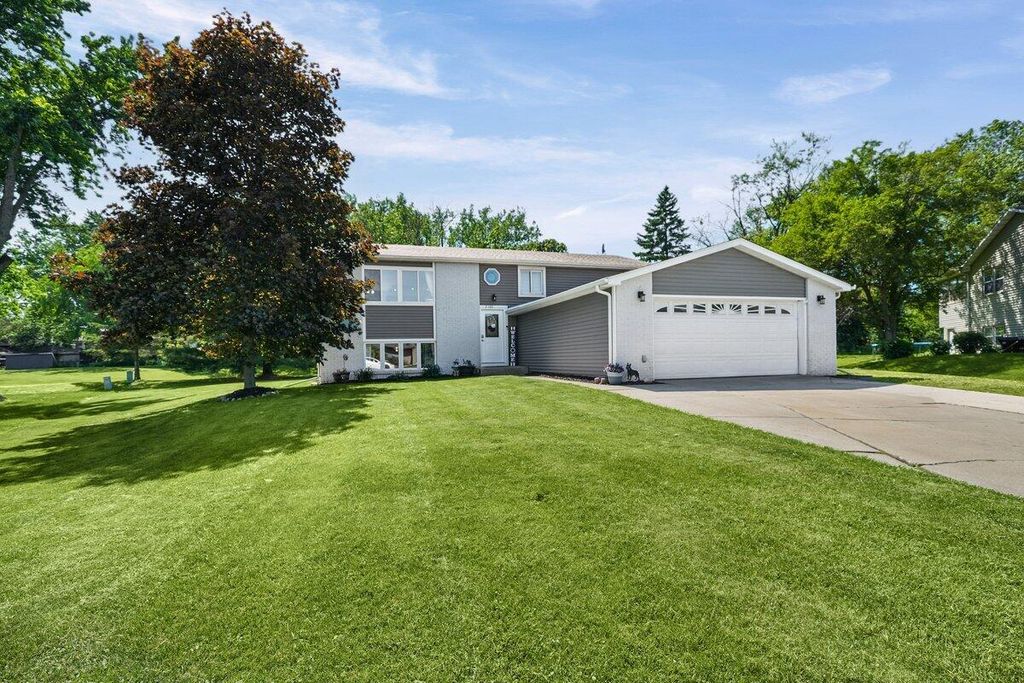 Photo of 3160 Westwind Court, Crown Point, IN 46307 (MLS # 839762)