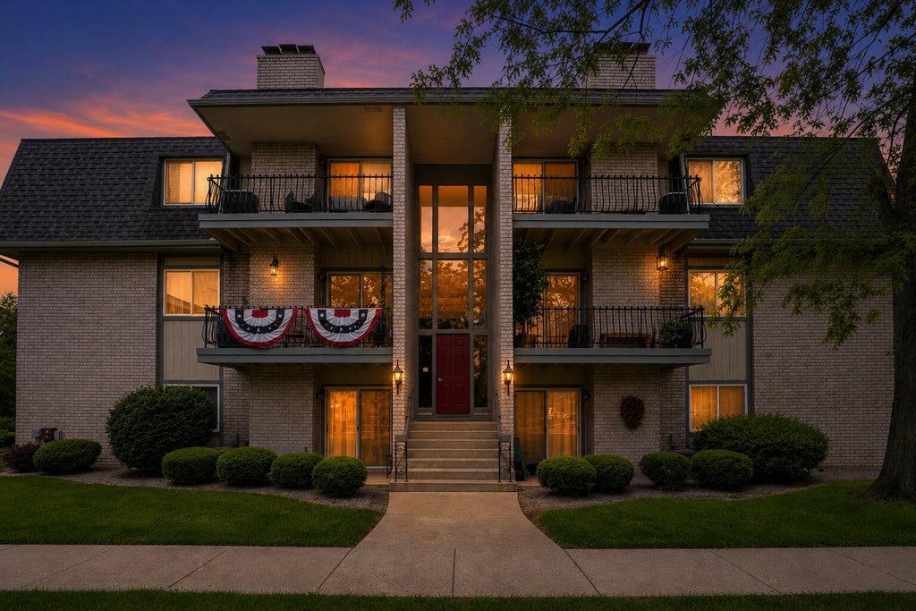 Photo of 1725 Homan Drive #204, Schererville, IN 46375 (MLS # 840027)
