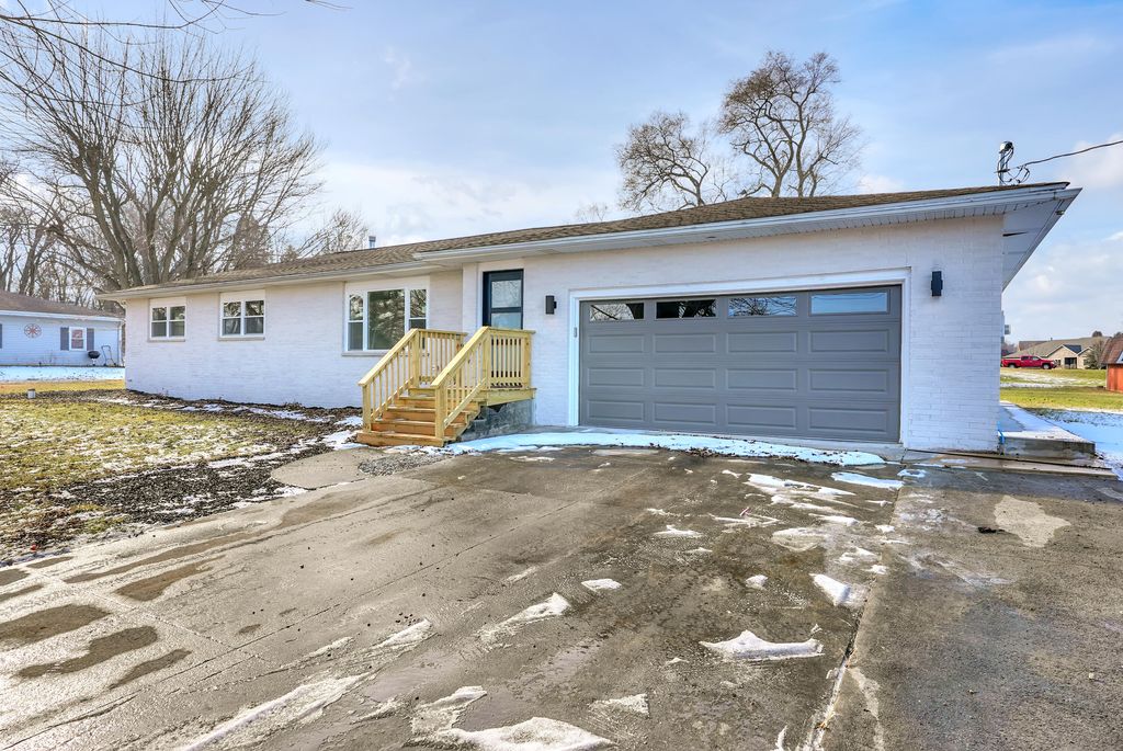 Photo of 1952 Hayes Leonard Road, Valparaiso, IN 46385 (MLS # 832488)