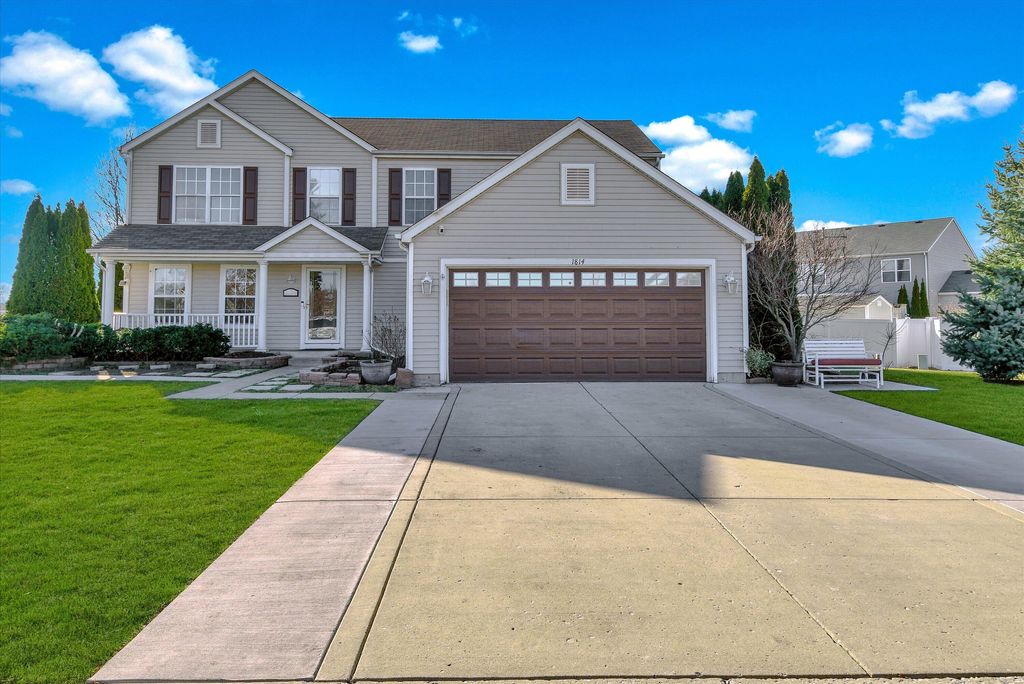 Photo of 1814 Dalemont Way, Dyer, IN 46311 (MLS # 837235)