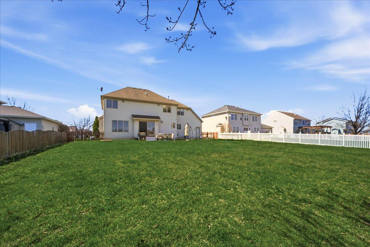 9741 Whitehall Garden