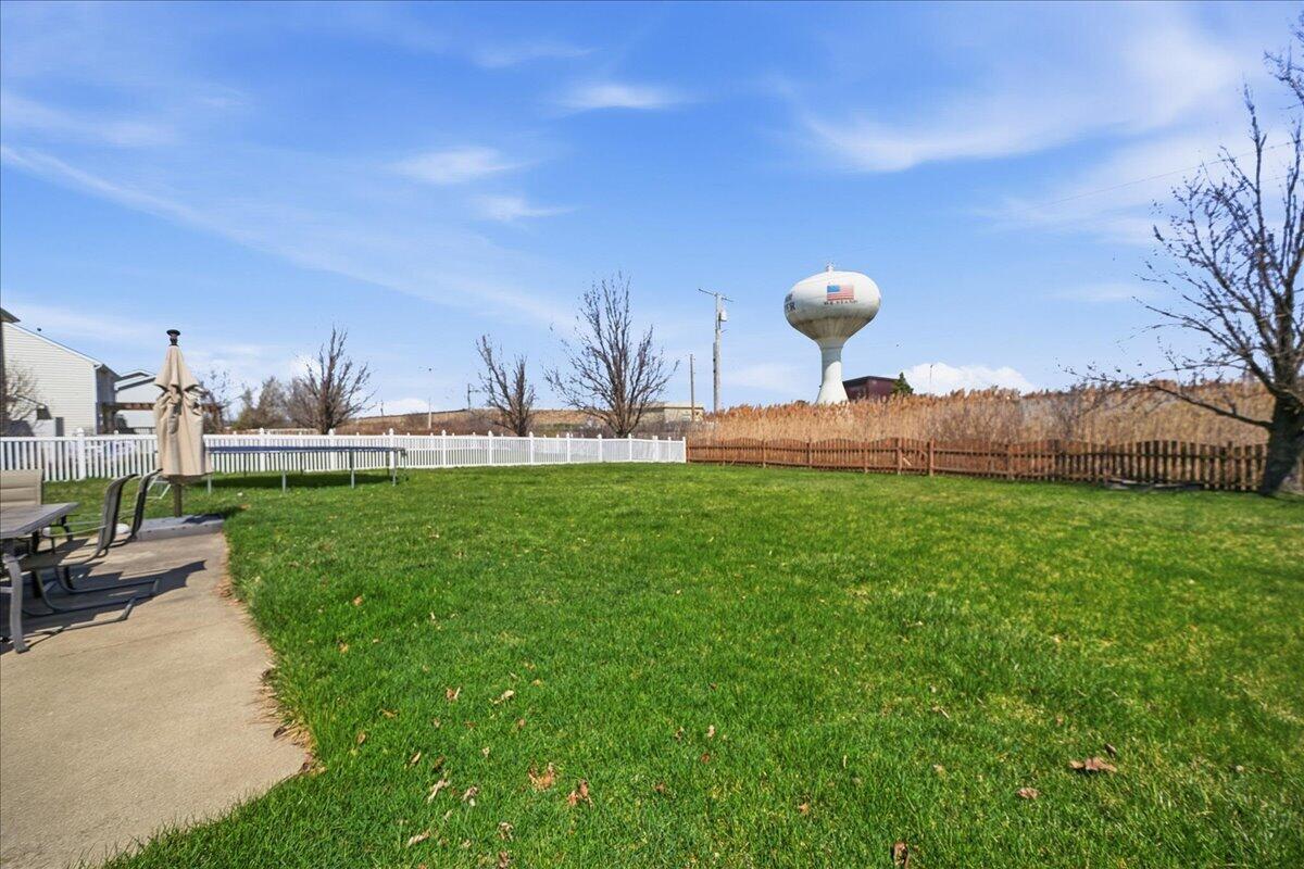 9741 Whitehall Garden