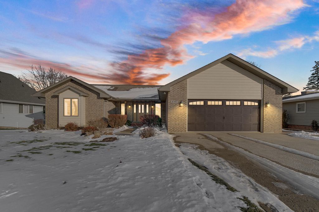 Photo of 2393 Four Seasons Pkwy, Crown Point, IN 46307 (MLS # 831994)