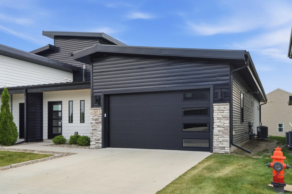 Photo of 257 Nomo Place, Crown Point, IN 46307 (MLS # 847368)