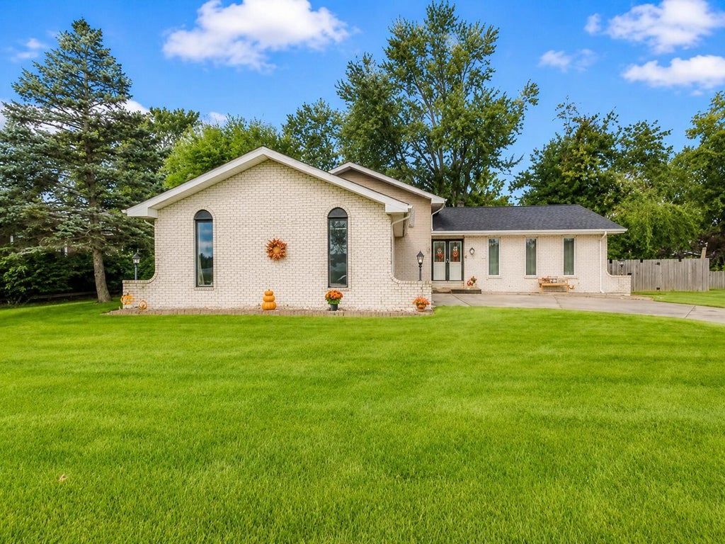 Photo of 13604 Parrish Avenue, Cedar Lake, IN 46303 (MLS # 844705)