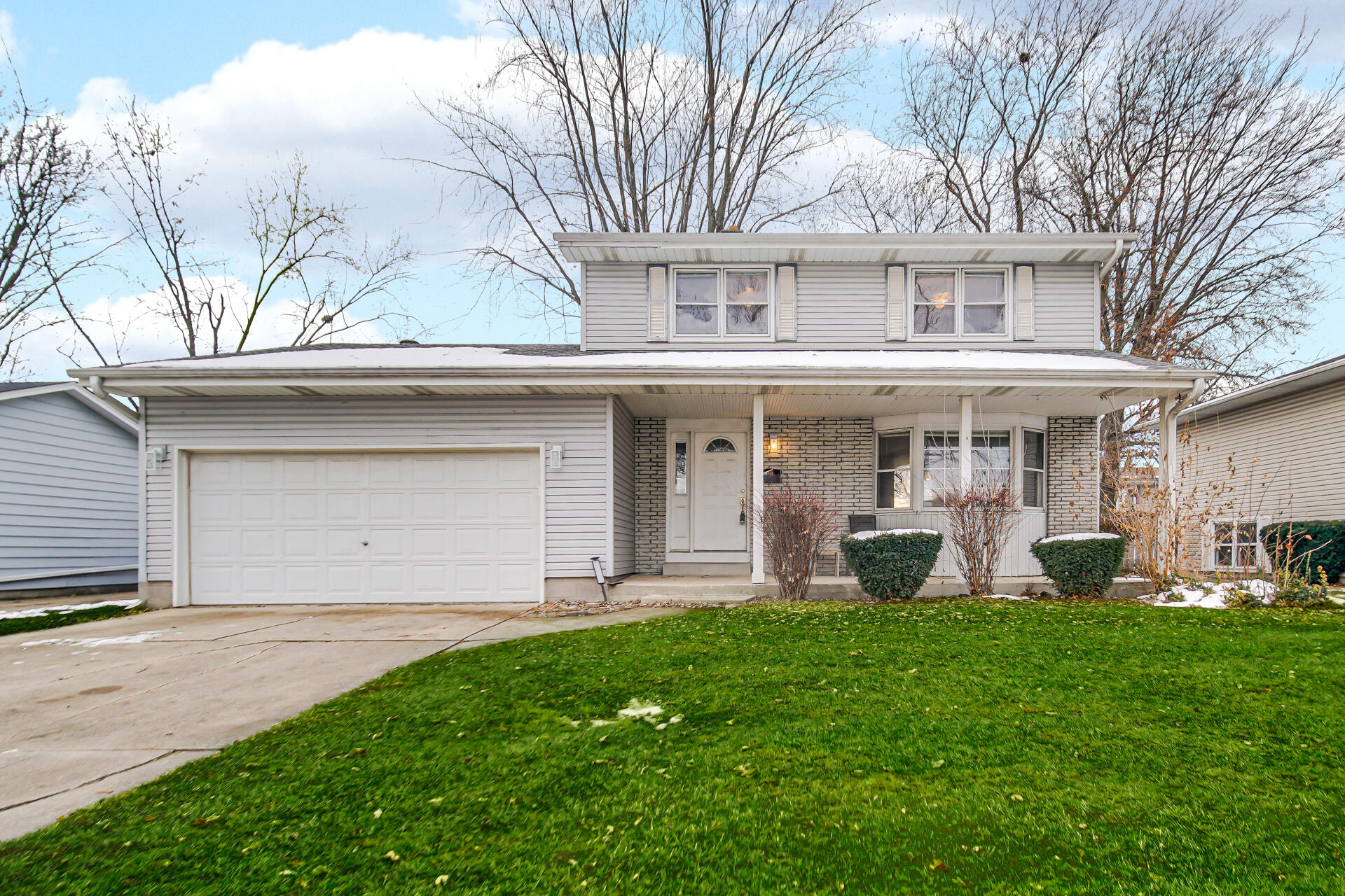 9604 Hawthorne Drive