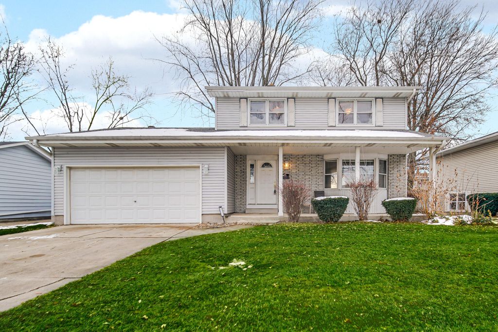 Photo of 9604 Hawthorne Drive, Munster, IN 46321 (MLS # 832048)
