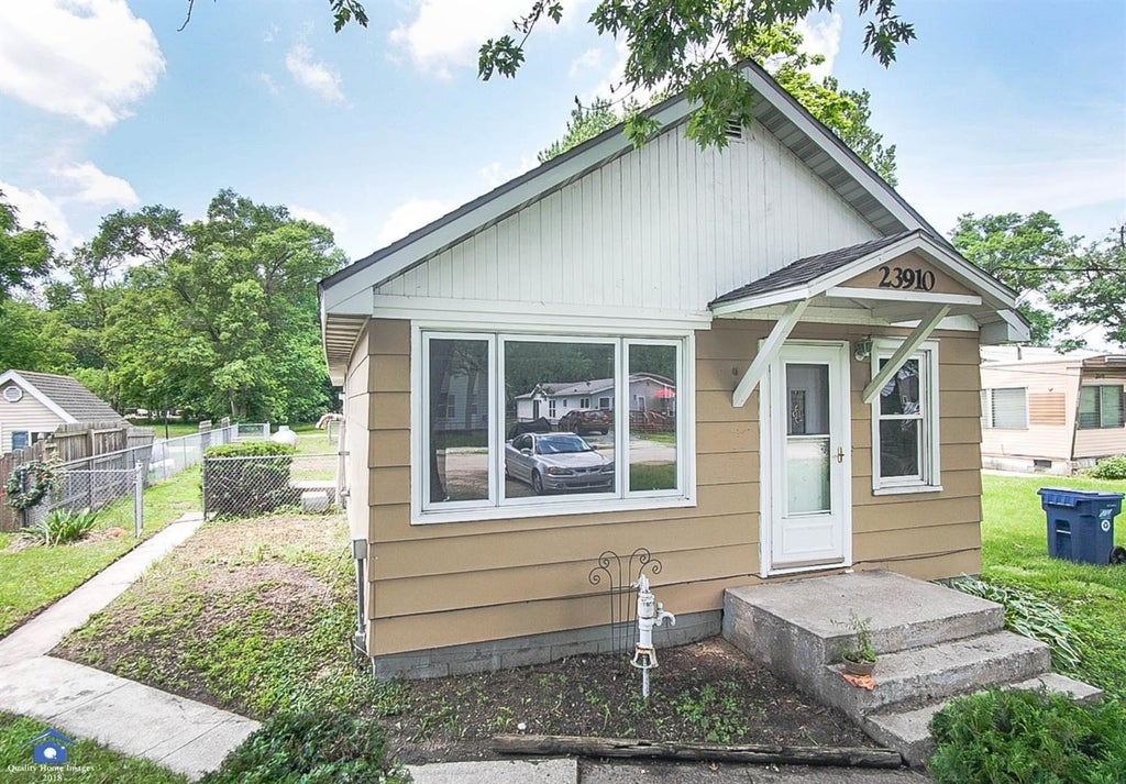 Photo of 23910 Ivy Street, Schneider, IN 46376 (MLS # 846788)