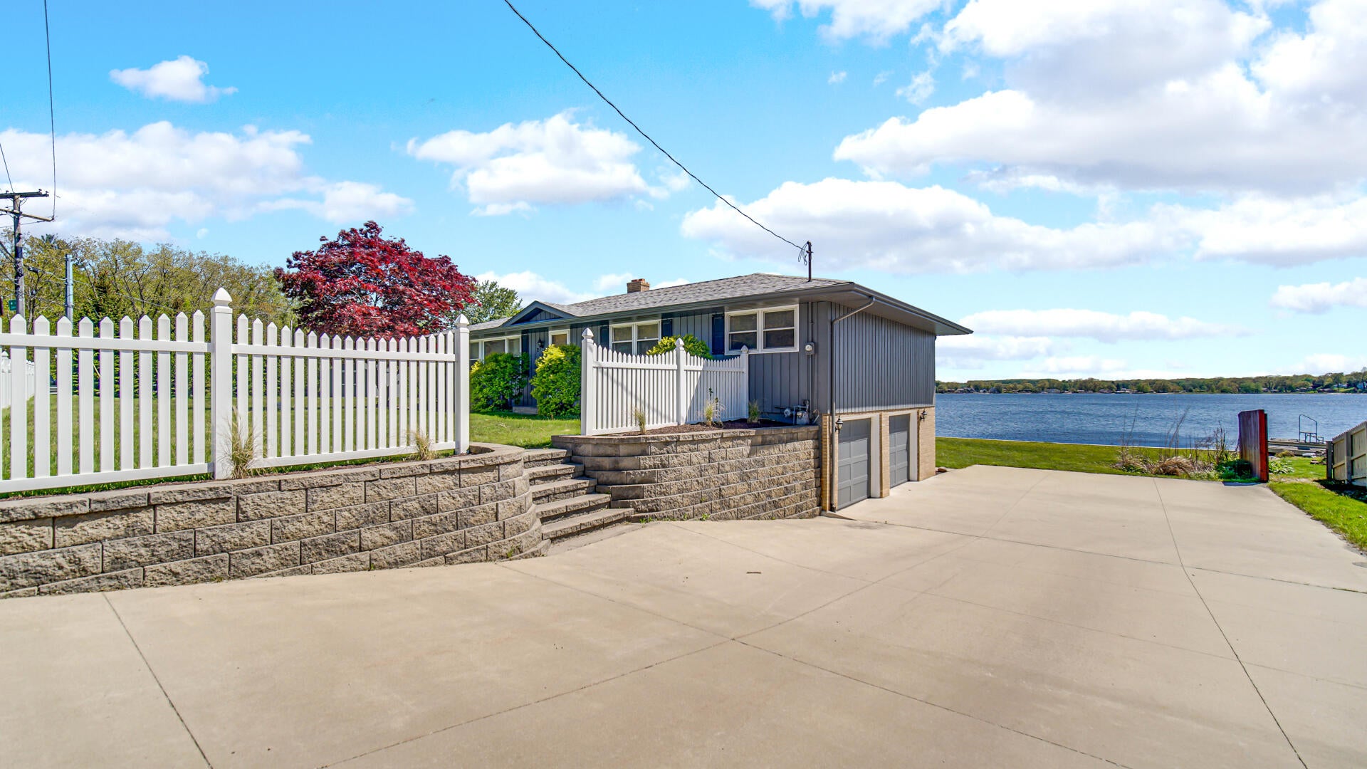 238 W Johnson Road