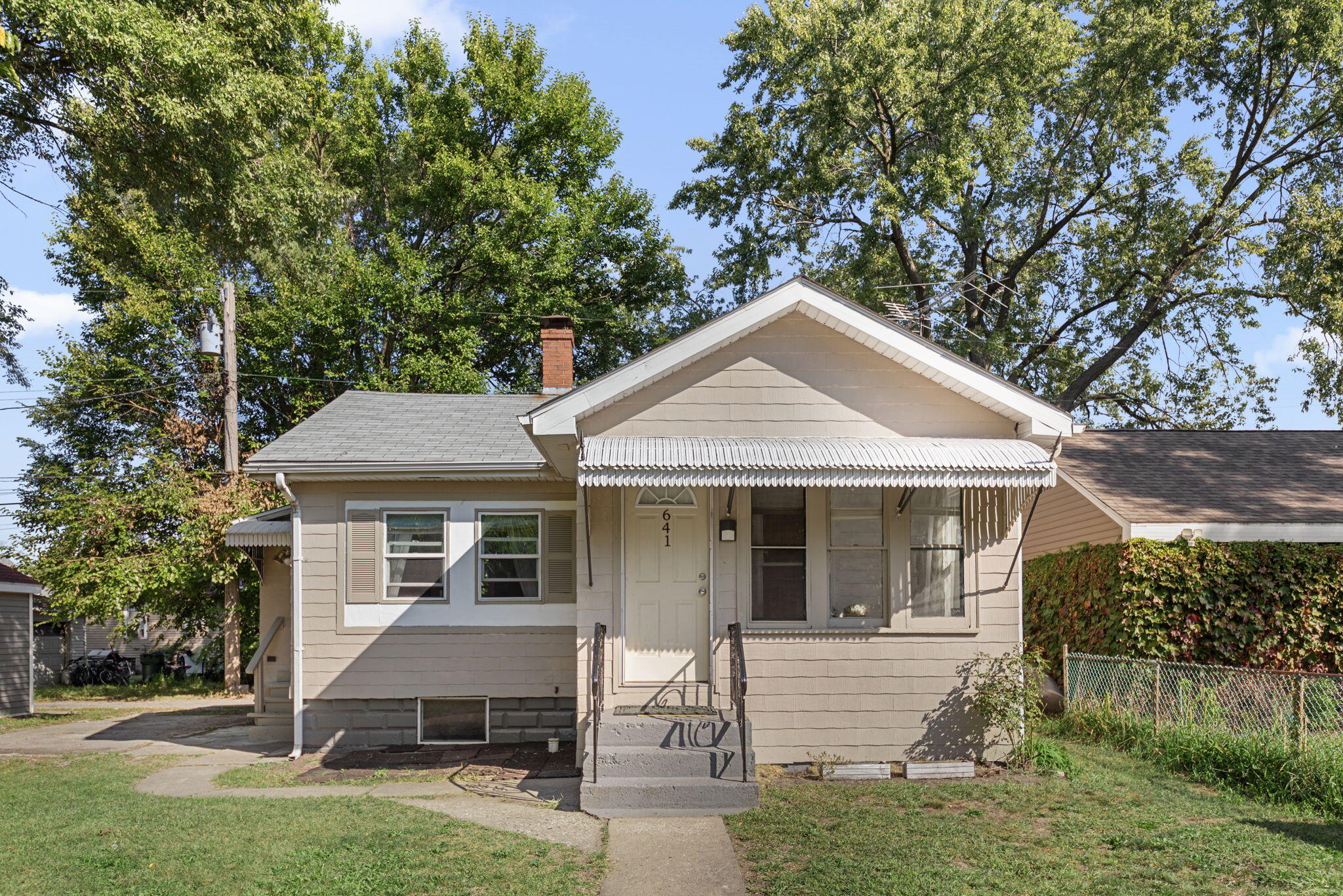 Hammond, Indiana 46324, United States, 2 Bedrooms Bedrooms, ,1 BathroomBathrooms,Residential,Active,214136