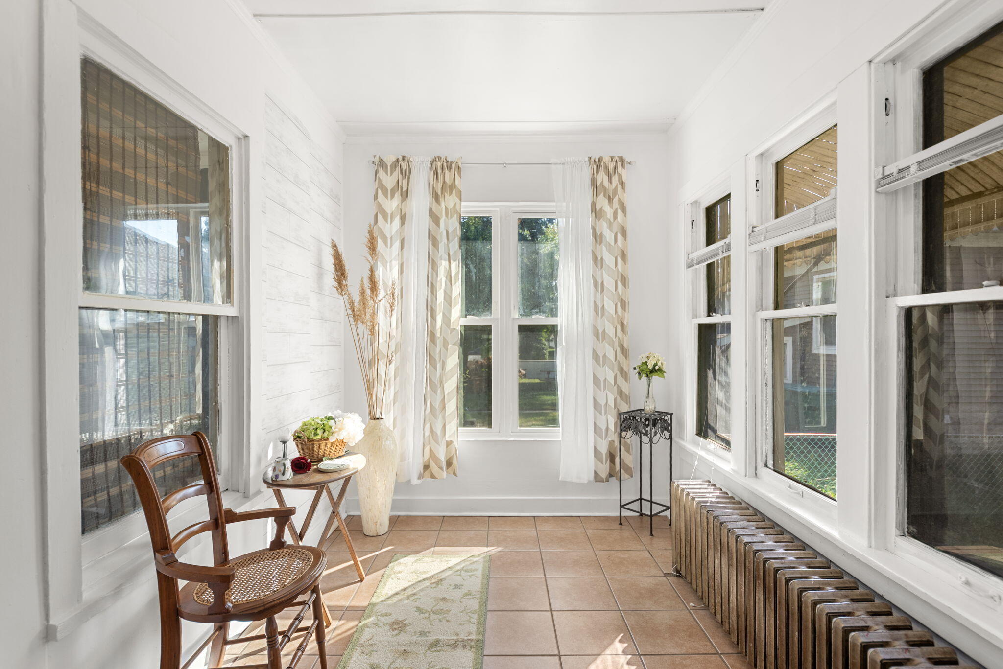 Hammond, Indiana 46324, United States, 2 Bedrooms Bedrooms, ,1 BathroomBathrooms,Residential,Active,214136