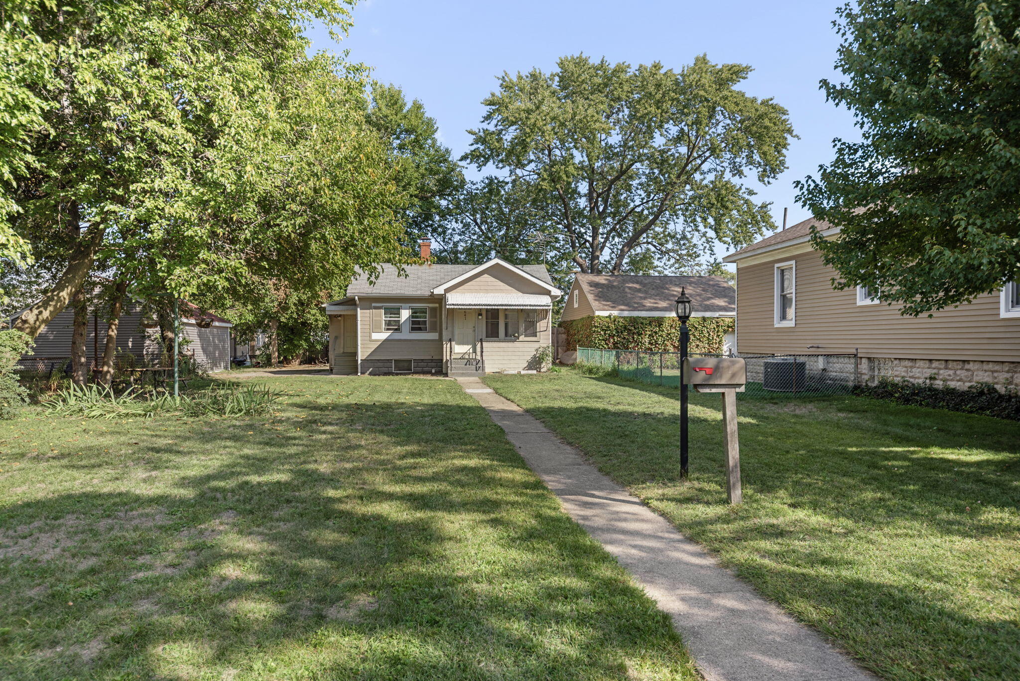 Hammond, Indiana 46324, United States, 2 Bedrooms Bedrooms, ,1 BathroomBathrooms,Residential,Active,214136