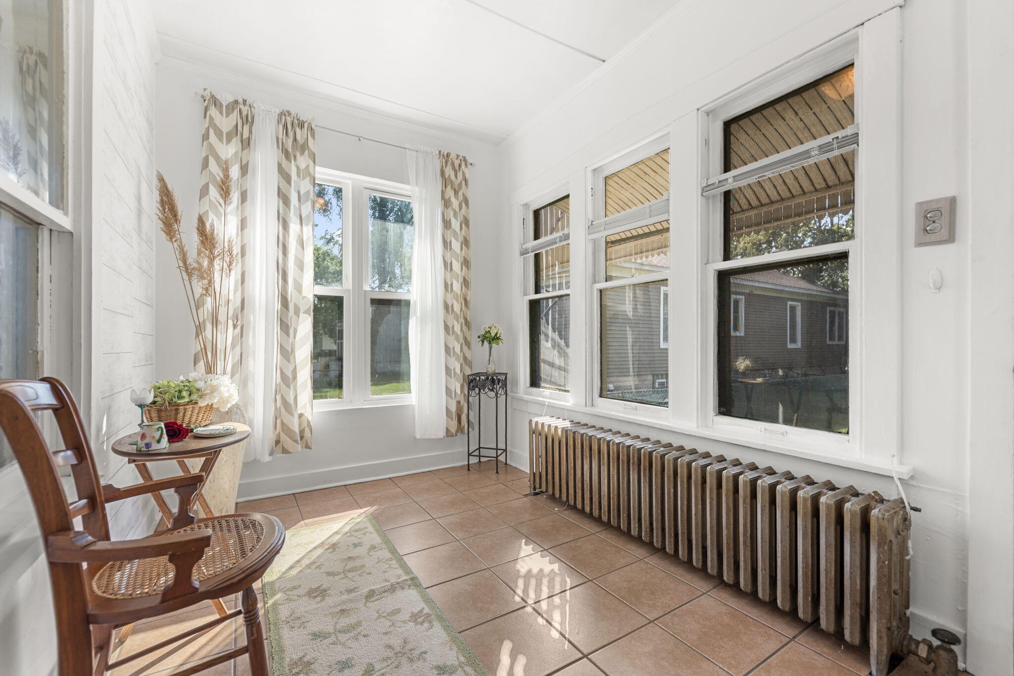 Hammond, Indiana 46324, United States, 2 Bedrooms Bedrooms, ,1 BathroomBathrooms,Residential,Active,214136