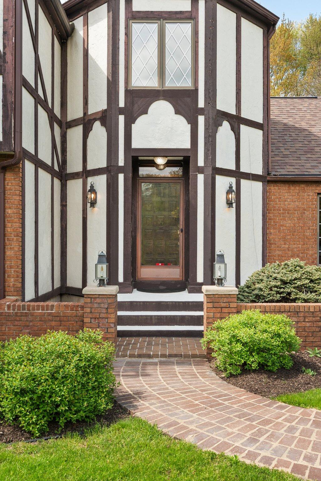 5441 N Barclay