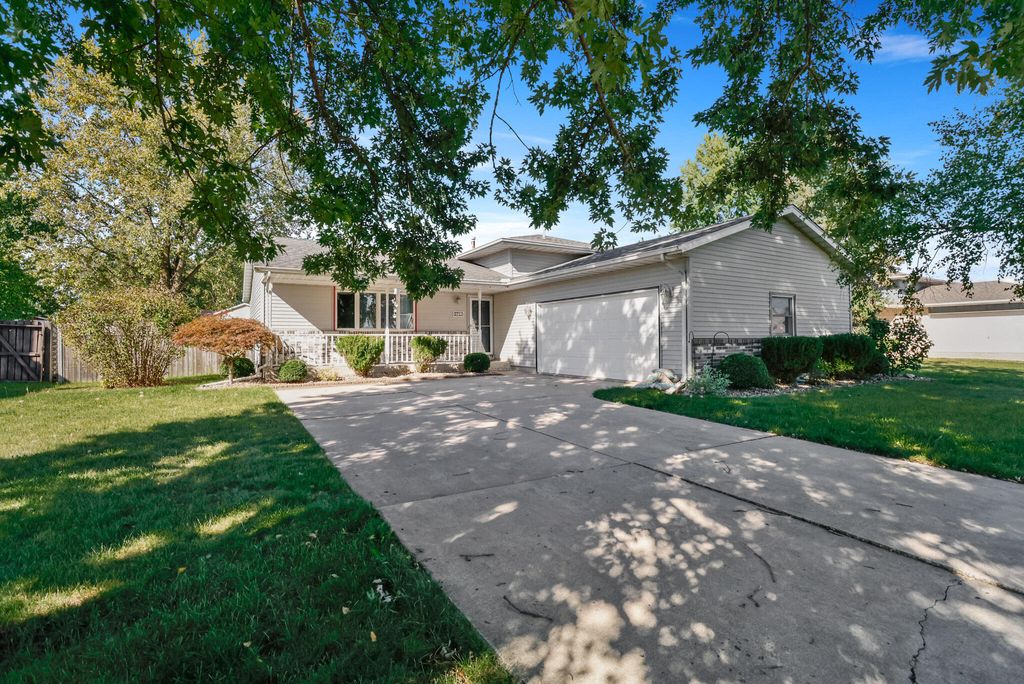 Photo of 3712 Baldwin Street, Portage, IN 46368 (MLS # 829338)