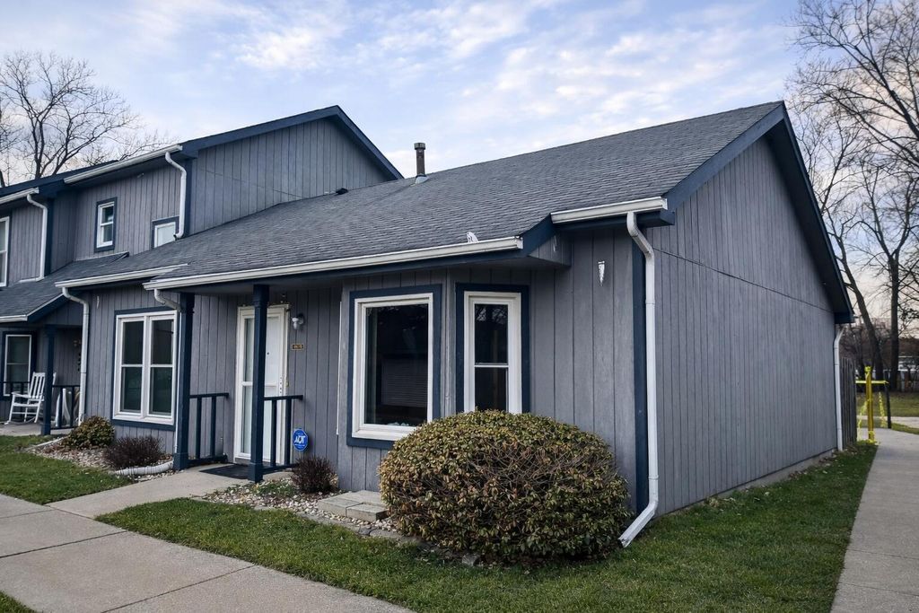 Photo of 6070 Pennsylvania Drive, Merrillville, IN 46410 (MLS # 834067)