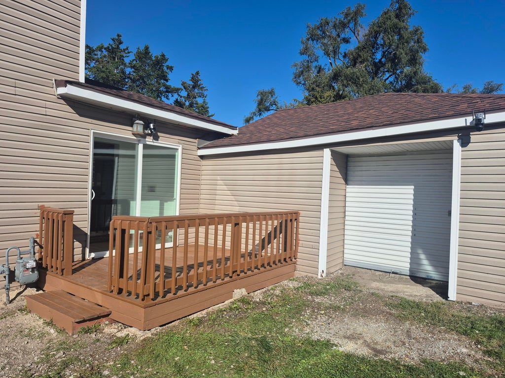 Photo of 505 Indiana Avenue, Lowell, IN 46356 (MLS # 847425)