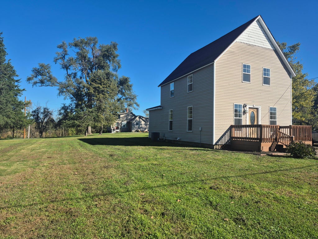 Photo of 505 Indiana Avenue, Lowell, IN 46356 (MLS # 847425)