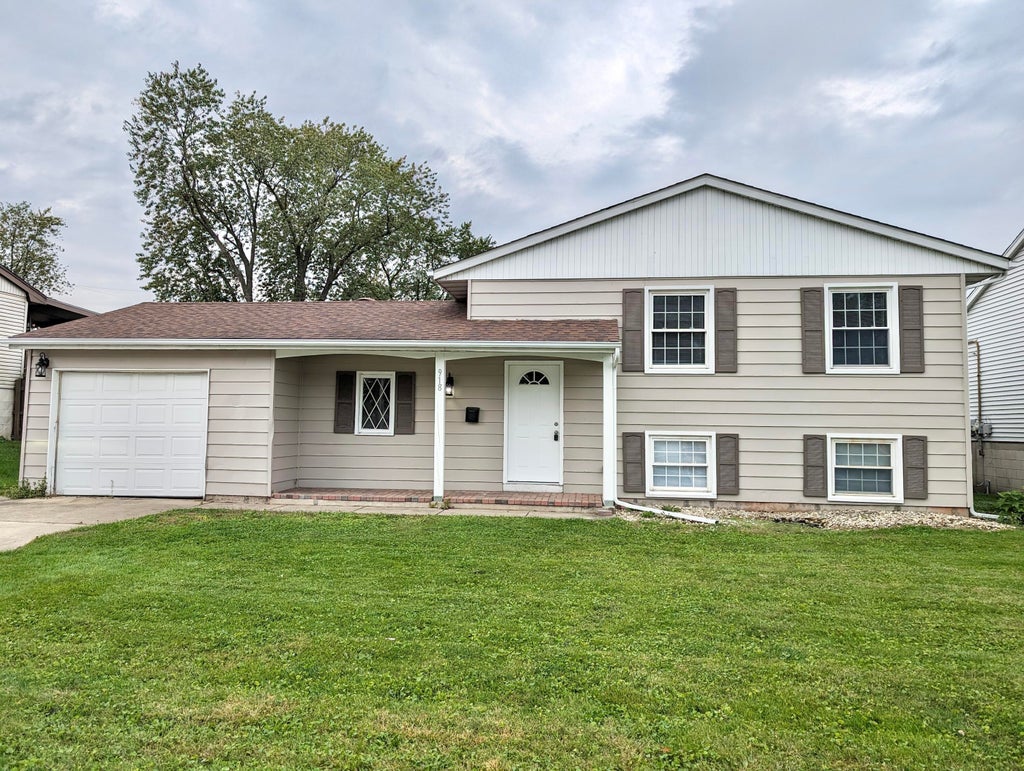 Photo of 918 N Arbogast Street, Griffith, IN 46319 (MLS # 845492)