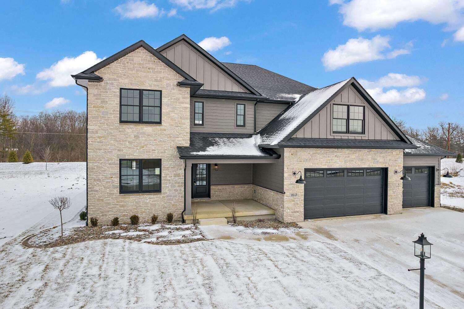 9480 Tall Grass Trail