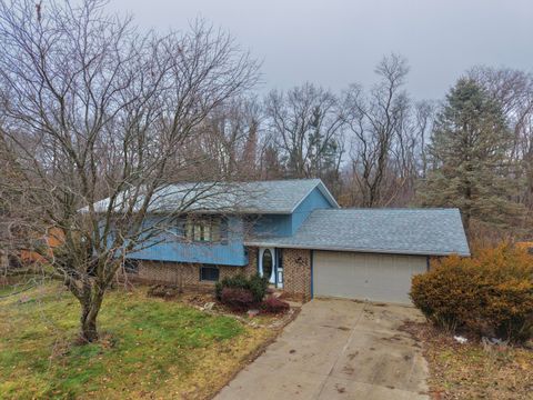 5939 W Van Gogh Trail, La Porte, IN 46350 - #: 832198