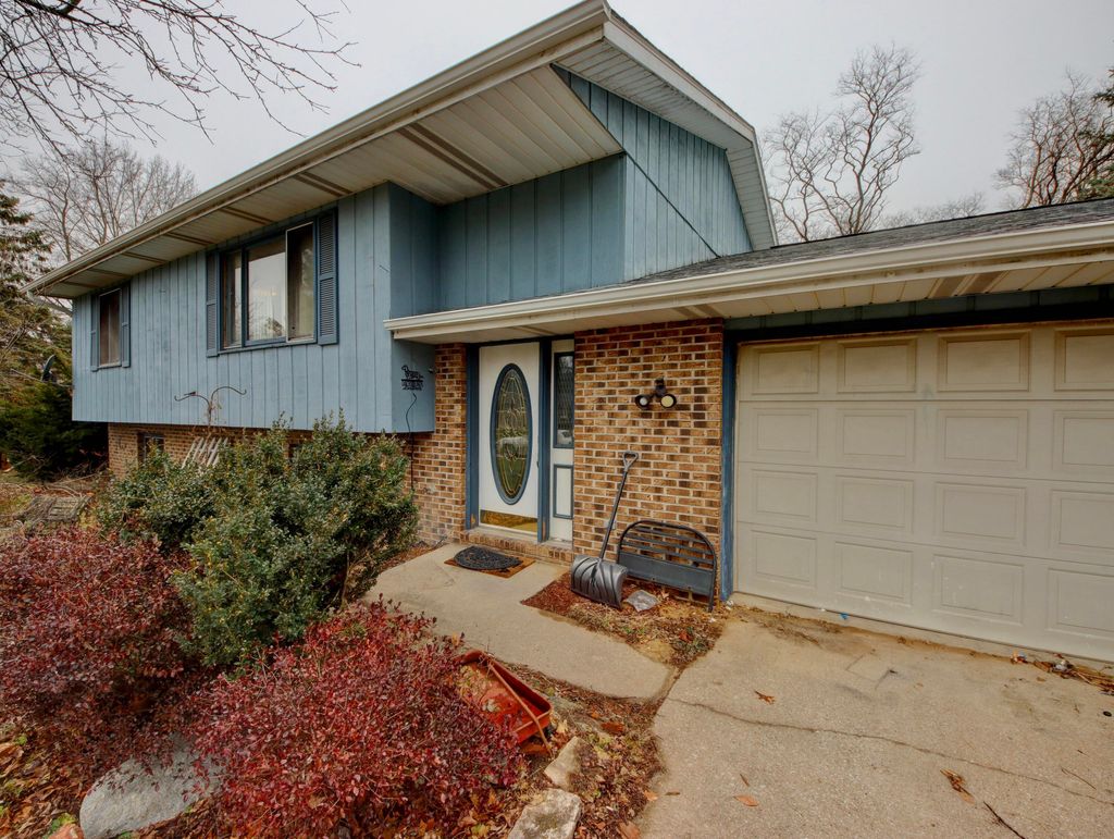 Photo of 5939 W Van Gogh Trail, La Porte, IN 46350 (MLS # 832198)