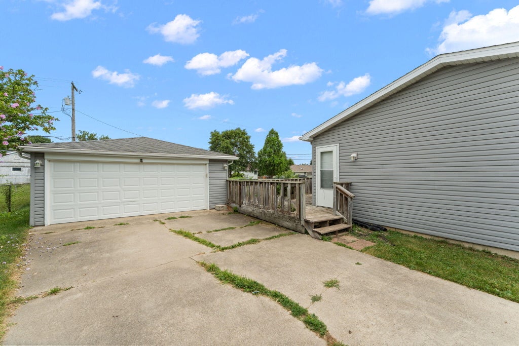 Photo of 1623 Northwood Drive, Lowell, IN 46356 (MLS # 842737)