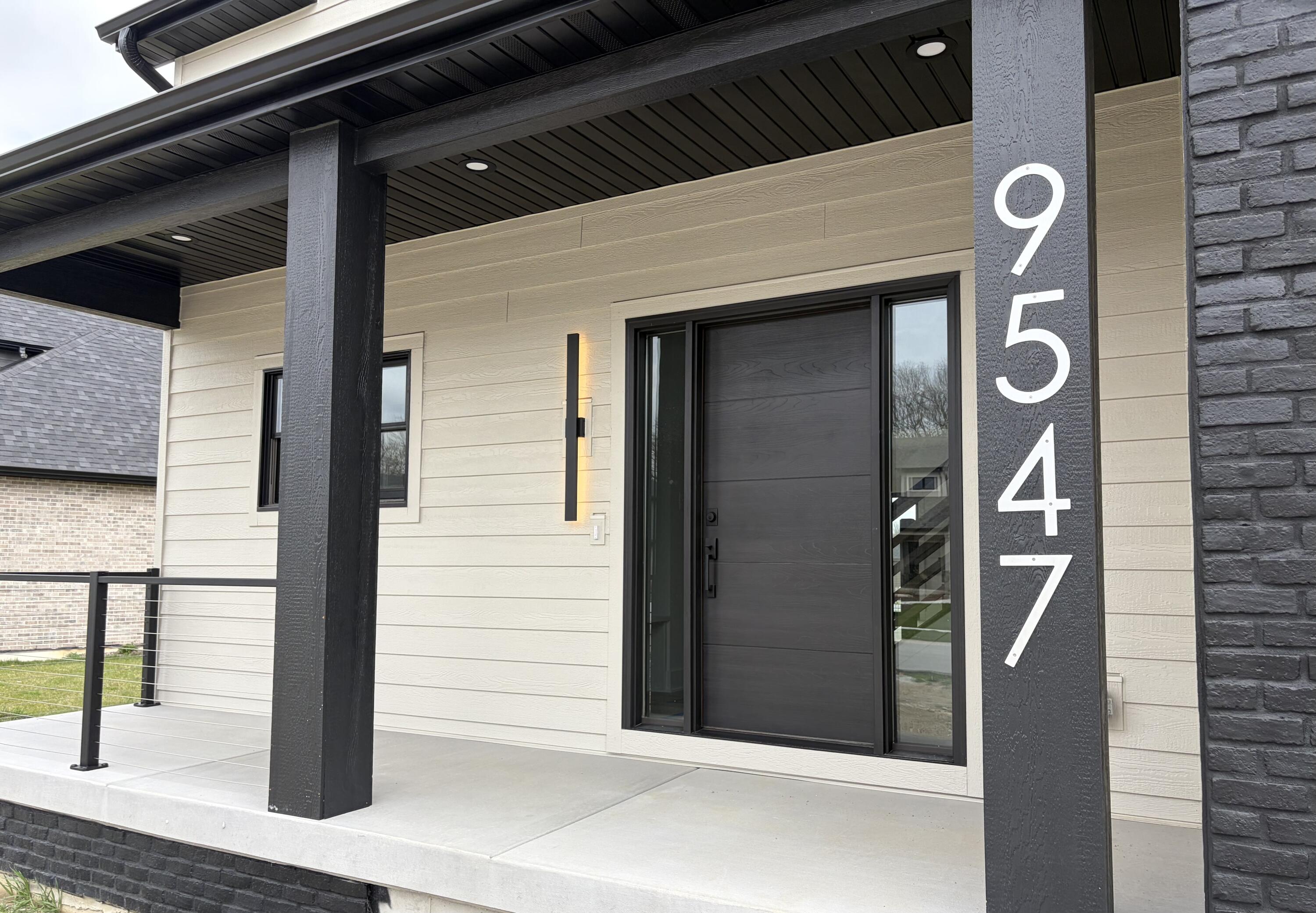 9547 Tall Grass Trail