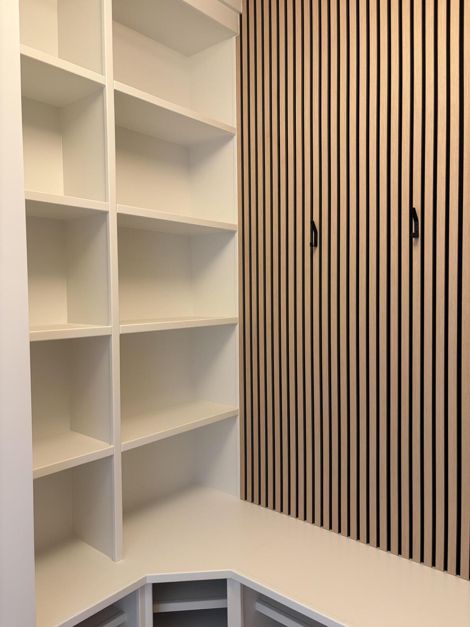 9547 Tall Grass Trail